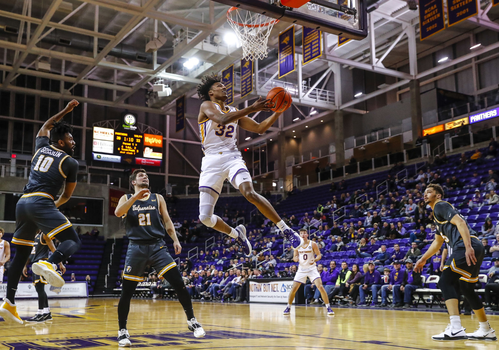 MBBall UNI vs. Valparaiso 1